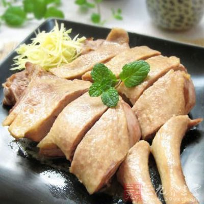 鹽水鴨腿材料：鴨腿、花椒、海鹽、姜片、八角、料酒