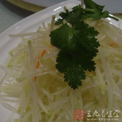 用湯勺來炸花椒油,比較節省,如果用鍋的話 用湯勺來炸花椒油,比較節省,如果用鍋的話