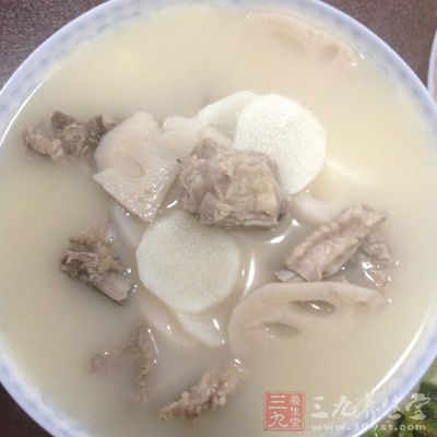 放入冷水裡煮開後再沖洗，這叫焯水