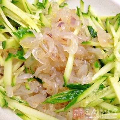 海蜇頭拌黃瓜絲