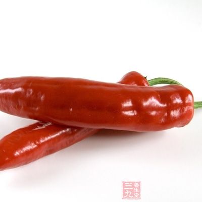 紅辣椒有辛香味，能去除菜肴中的腥味