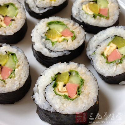 雞蛋一個打散蛋液後在平底鍋中烙一張蛋餅 雞蛋一個打散蛋液後在平底鍋中烙一張蛋餅