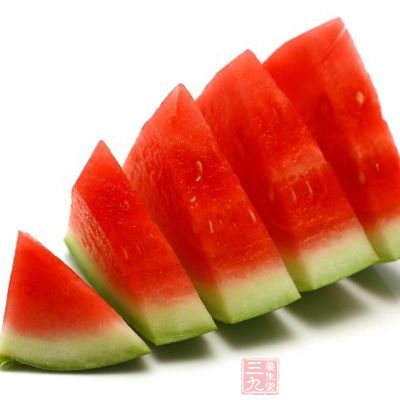 與立春的“咬春”相類似,京津等地區立秋有“咬秋”的習俗 與立春的“咬春”相類似,京津等地區立秋有“咬秋”的習俗