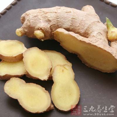 (5)加姜、料酒適量,蓋上鍋蓋 (5)加姜、料酒適量,蓋上鍋蓋