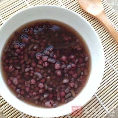 薏米赤小豆粥的祛濕利水功效