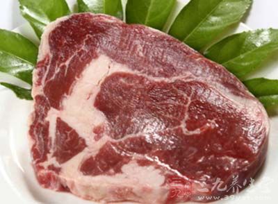 如果你是自己買一整塊牛排肉，那麼需要自己切片