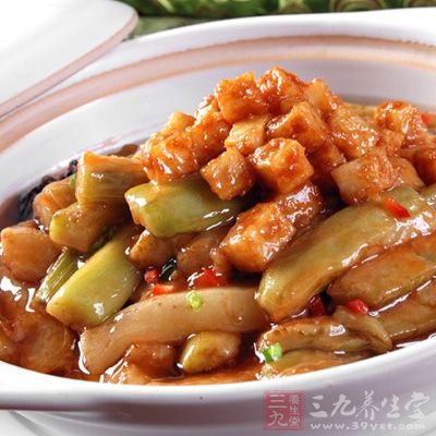 鹹魚雞丁茄子煲的制作方法