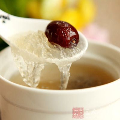 冷水泡發,一般白燕泡幾個小時就可以了 冷水泡發,一般白燕泡幾個小時就可以了