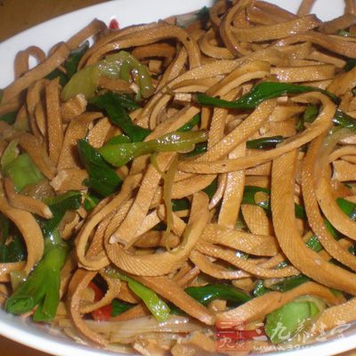 將油麥菜和豆腐拌勻即可出鍋