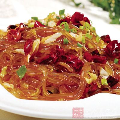 家常卷心菜炒粉絲的制作方法