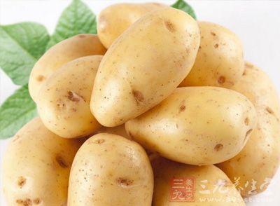 新鮮的土豆1個