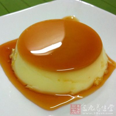 布丁液材料：牛奶340g、鮮奶油120g、蛋黃2個、全蛋：2個