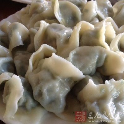 溫水和成軟硬適中的面團，饧發20分鐘