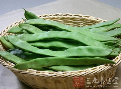 豆角(Vigna unguiculata) ，又叫做豇豆，是夏天盛產的蔬菜
