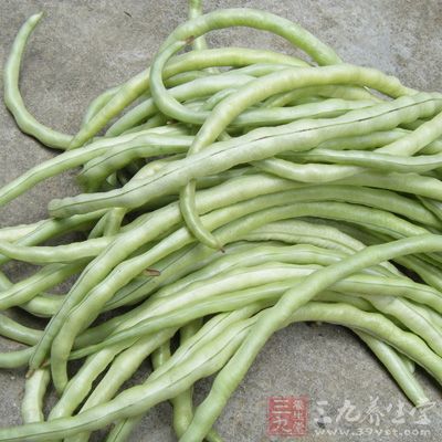 豆角，俗稱角豆、姜平、帶豆、羊角、豆角、飯豆、腰豆、長豆