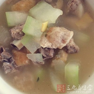 配上之前做好的冬瓜排骨湯