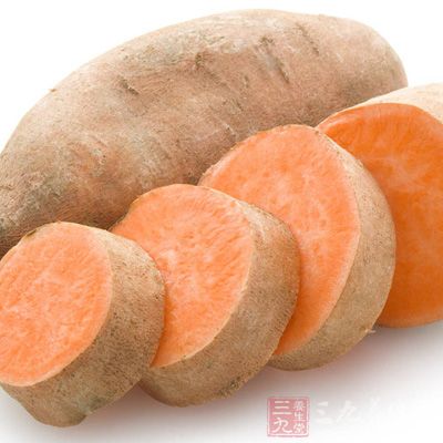 排骨和紅薯一同料理，可去除油膩感，易於入口，還能為人體提供充足的膳食纖維