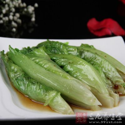 在開水中加入色拉油可以增加色澤的光亮程度 在開水中加入色拉油可以增加色澤的光亮程度