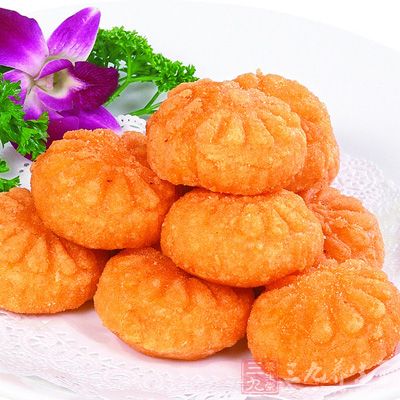 先用高壓鍋把紅豆煮熟，把他搗成泥即可