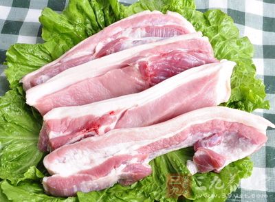 主料:新鮮的五花肉400g