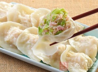 豬肉韭菜餃子的制作方法 豬肉韭菜餃子的制作方法