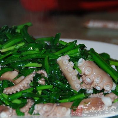 家常炒鱿魚的制作方法