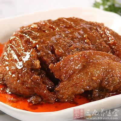 蒸肉時在蒸鍋上扣一個空碗可使水份蒸發得慢,肉熟的快 蒸肉時在蒸鍋上扣一個空碗可使水份蒸發得慢,肉熟的快