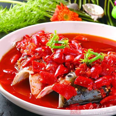 剁椒4湯勺、豆豉1湯勺、香蔥、姜、蒜、料酒、雞粉、鹽、蒸魚豉油、植物油適量 剁椒4湯勺、豆豉1湯勺、香蔥、姜、蒜、料酒、雞粉、鹽、蒸魚豉油、植物油適量