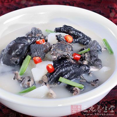 烏雞湯大便秘結者不宜食用