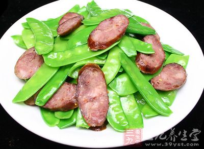 荷蘭豆炒臘腸制作難度：簡單