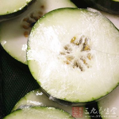 冬瓜薏米湯特別適合虛胖和水腫的人群而且有消脂的作用