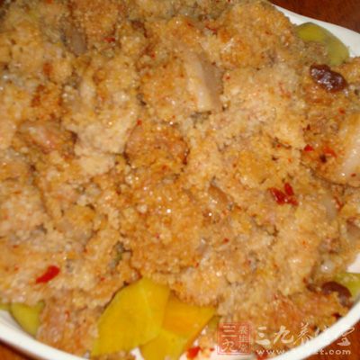 時間久肉裡多余的油才能蒸出來，米能蒸透