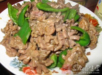 爆炒雞胗是一道地道的魯菜