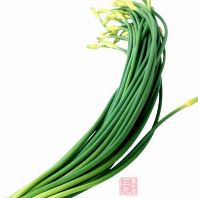 蒜薹中辣素具有醒脾氣消積食的作用