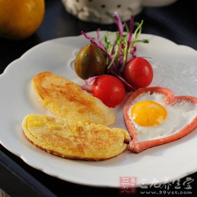 小火慢慢的煎， 再在表面撒點鹽