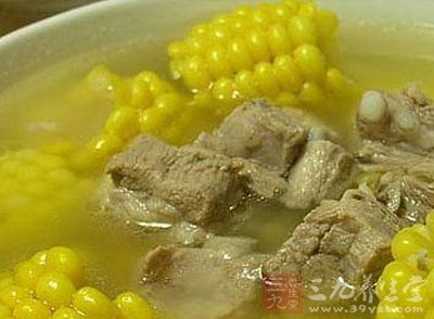 材料：胡蘿卜一根，玉米一根，荸荠5個，排骨半斤