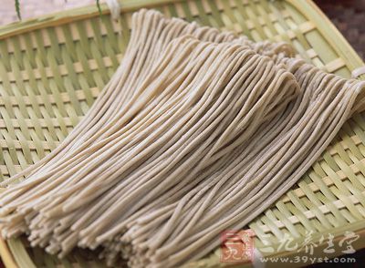 材料：荞麥面500g