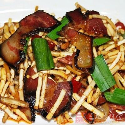蒜片炒臘肉的制作方法 蒜片炒臘肉的制作方法