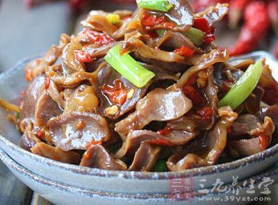 剁椒炒雞胗的制作方法