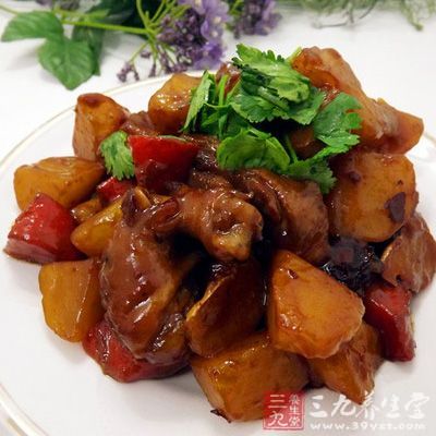 土豆焖鴨腿的制作方法