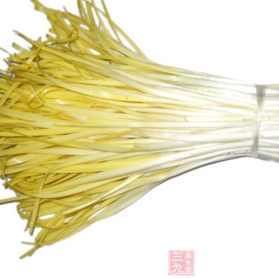 韭黃含有蛋白質、維生素C等多種營養物質，是主治腹中冷痛、胃中虛熱、洩瀉、便秘症的良藥
