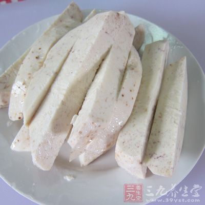 蒸香芋：香芋去皮，切條狀