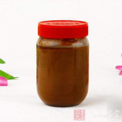 材料:芝麻醬2茶匙(10g),豆腐乳汁2茶匙(10ml),甜面醬1茶匙(5g)等 材料:芝麻醬2茶匙(10g),豆腐乳汁2茶匙(10ml),甜面醬1茶匙(5g)等