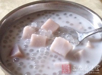 准備用所有的材料,香芋切丁 准備用所有的材料,香芋切丁