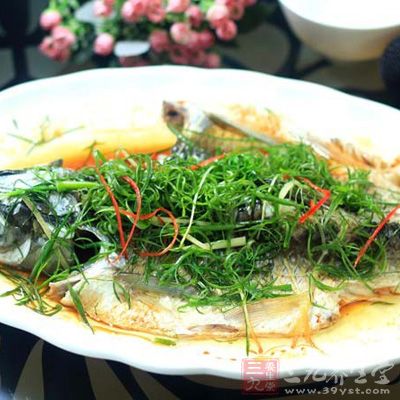 先把魚用料酒和鹽腌制30分鐘 先把魚用料酒和鹽腌制30分鐘