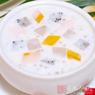 西米煮好後過涼水，以免西米粘在一起
