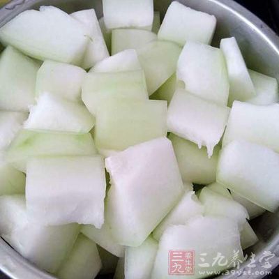 冬瓜片不要切得太薄,否則口感不好 冬瓜片不要切得太薄,否則口感不好