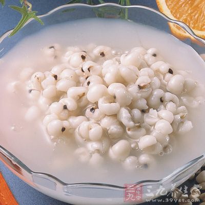 家中如果嬰兒喂吃奶粉的,建議最好每周煮些薏米水類沖奶粉,主要功能去濕下火 家中如果嬰兒喂吃奶粉的,建議最好每周煮些薏米水類沖奶粉,主要功能去濕下火