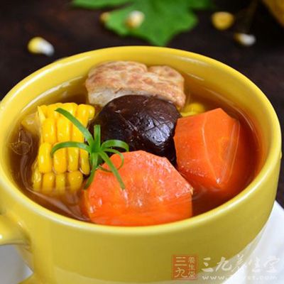 鍋內湯再次沸騰後，蓋上蓋，以小火焖30分鐘，即成
