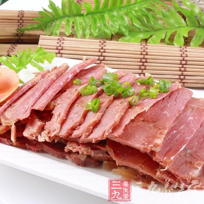 驢肉必須是浸泡5小時左右,以泡出血水為宜 驢肉必須是浸泡5小時左右,以泡出血水為宜